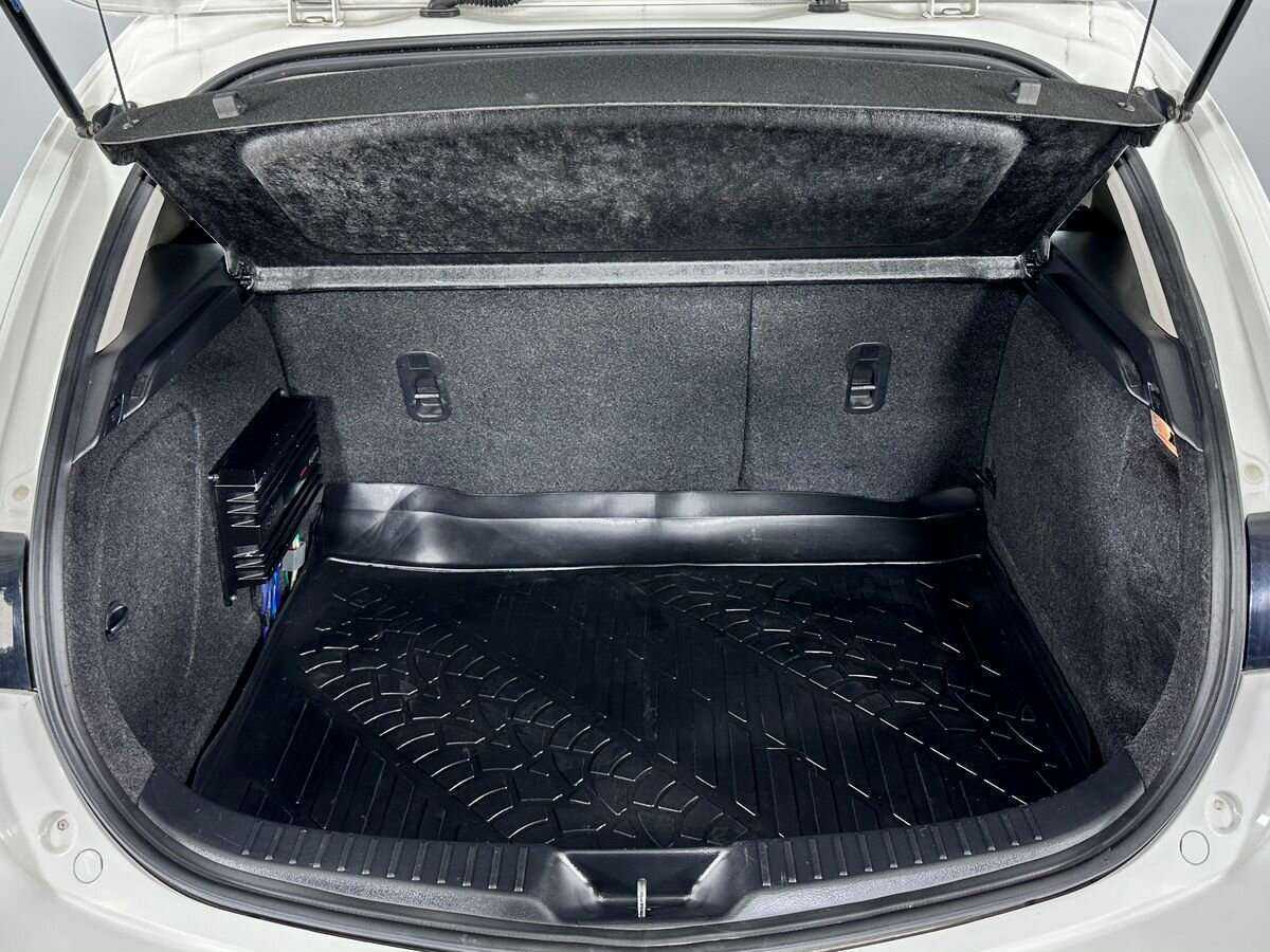 Mazda 3, 2011 Фото №17