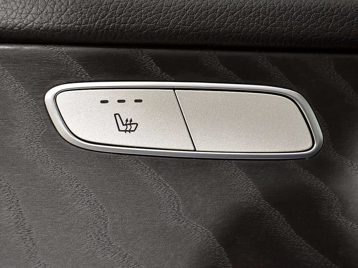 Mercedes-Benz GLC 250, 2018 Фото №19