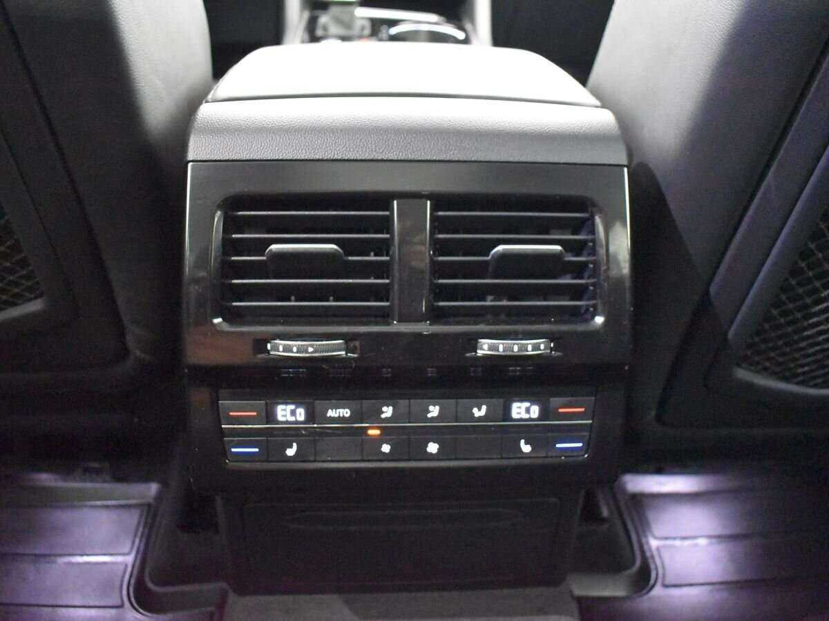 Volkswagen Touareg, 2019 Фото №17