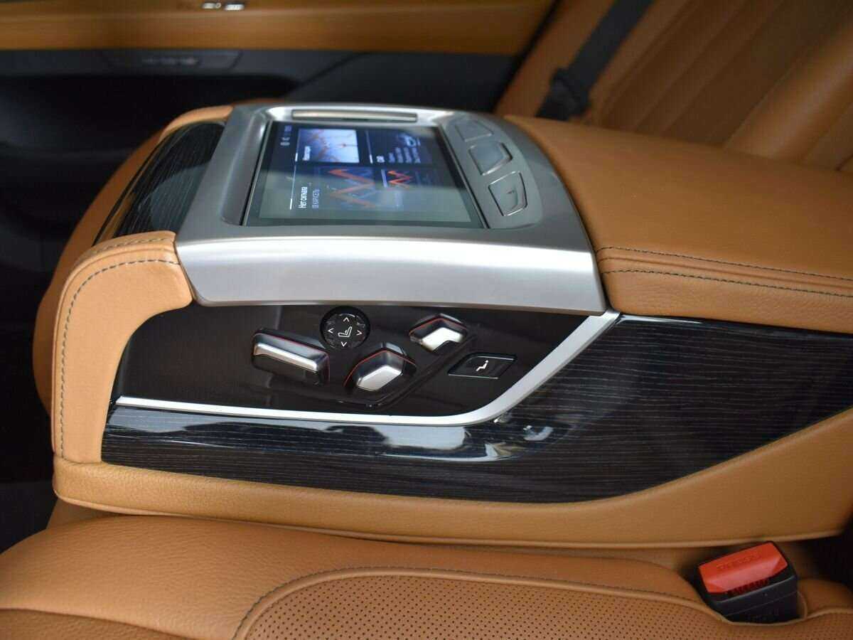 BMW 7 серии Long 730Ld xDrive, 2020 Фото №18