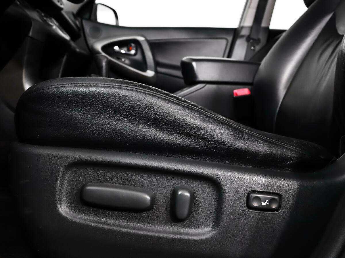 Toyota RAV4, 2011 Фото №10