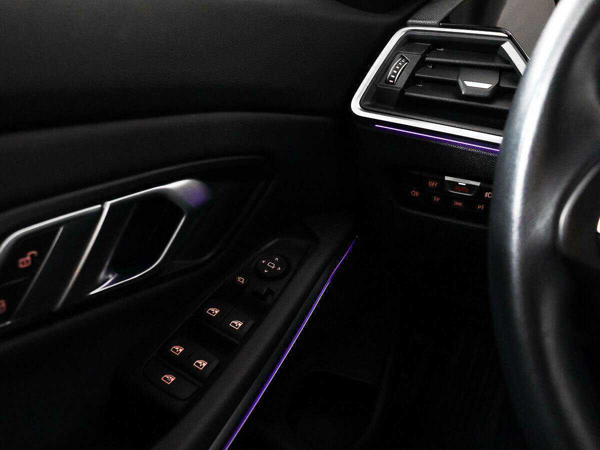 BMW 3 серии 318i, 2020 Фото №14