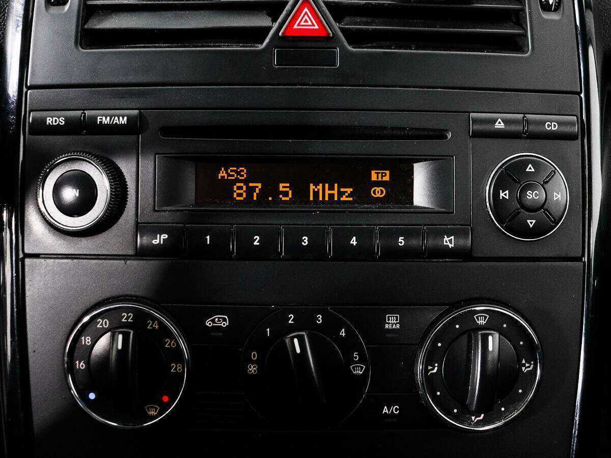 Mercedes-Benz A-Класс 180, 2010 Фото №13