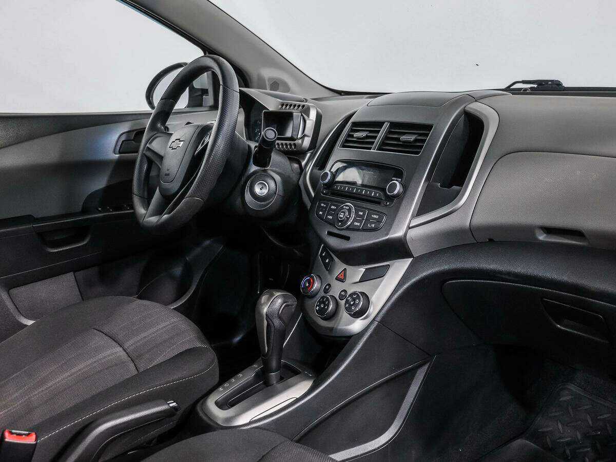 Chevrolet Aveo, 2013 Фото №11