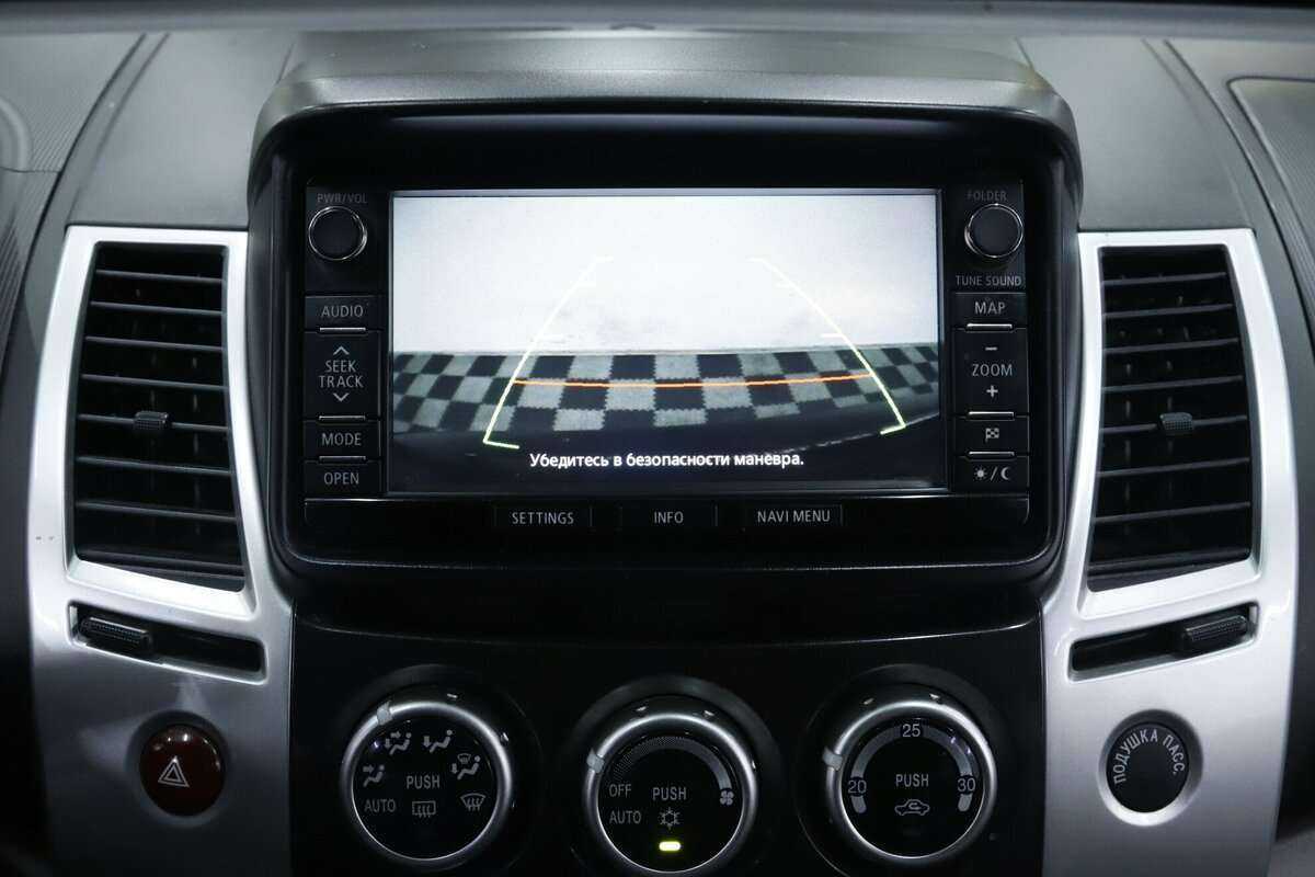 Mitsubishi Pajero Sport, 2015 Фото №13