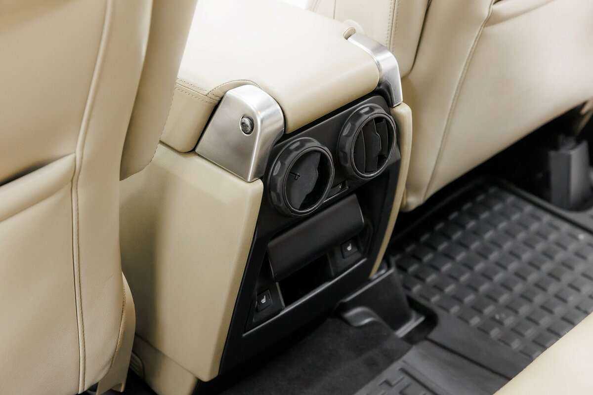 Land Rover Discovery, 2009 Фото №19