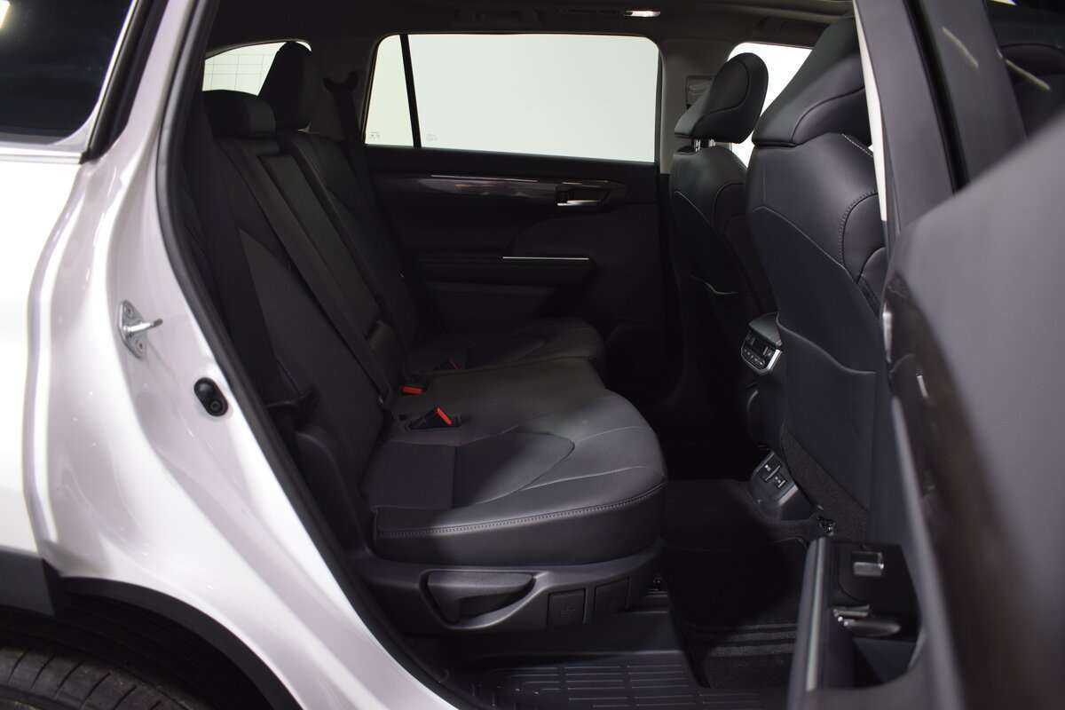 Toyota Highlander, 2023 Фото №21