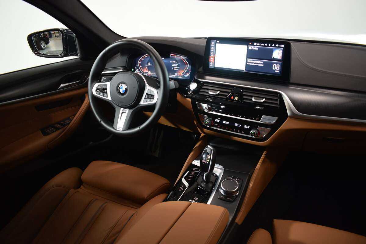 BMW 5 серии 520i, 2023 Фото №10