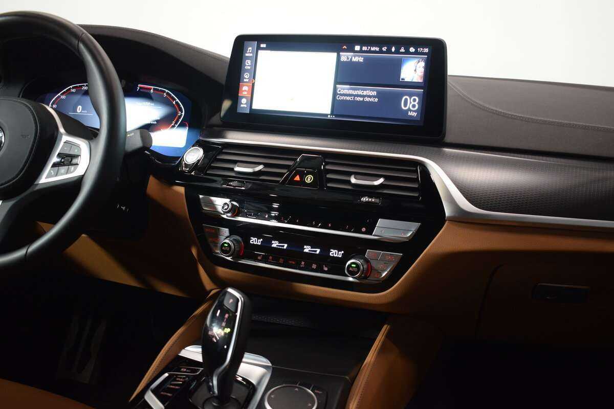 BMW 5 серии 520i, 2023 Фото №11