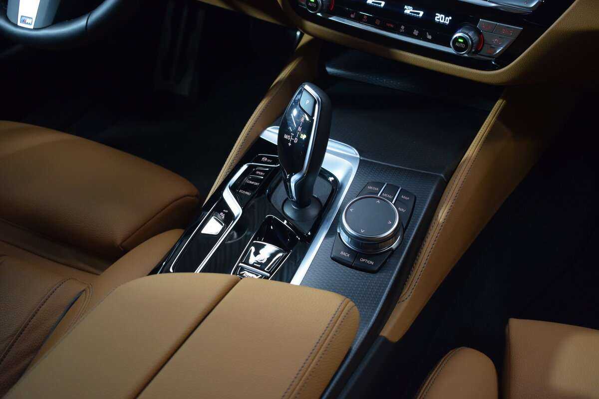 BMW 5 серии 520i, 2023 Фото №12