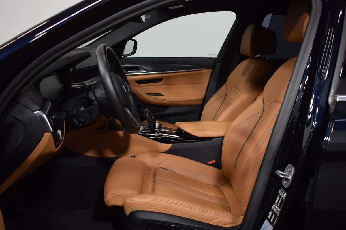 BMW 5 серии 520i, 2023 Фото №14