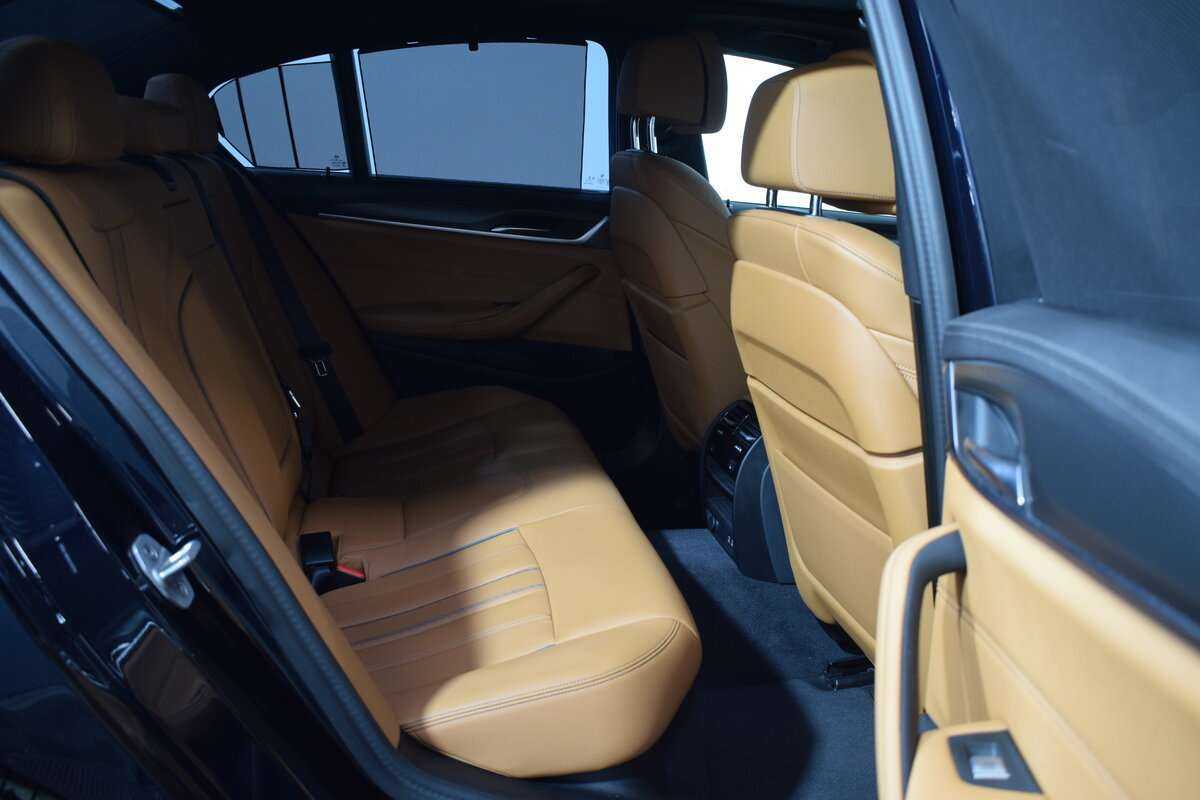 BMW 5 серии 520i, 2023 Фото №19