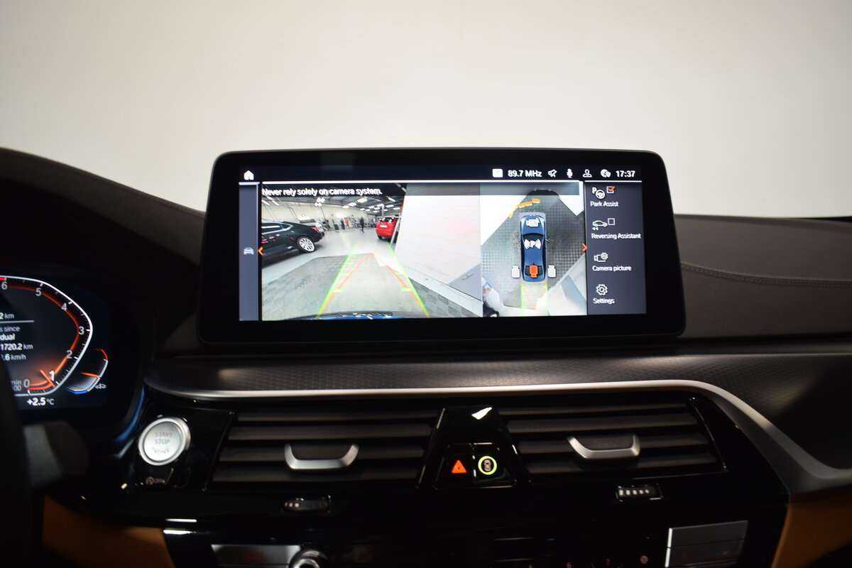 BMW 5 серии 520i, 2023 Фото №27