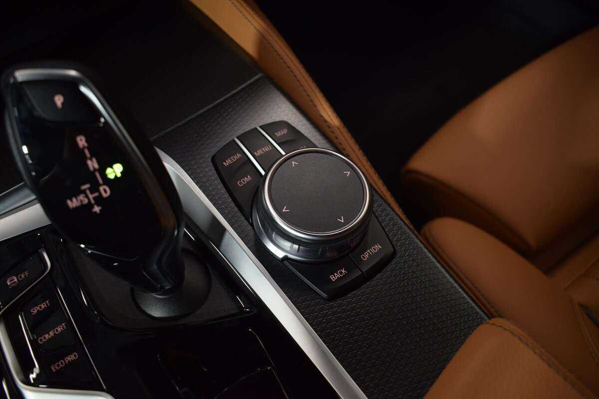 BMW 5 серии 520i, 2023 Фото №31