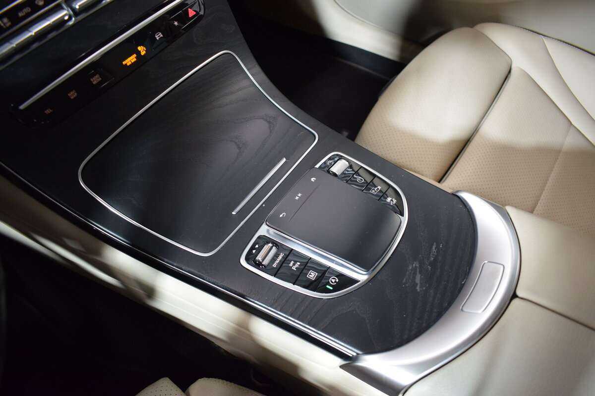 Mercedes-Benz GLC 200, 2021 Фото №22