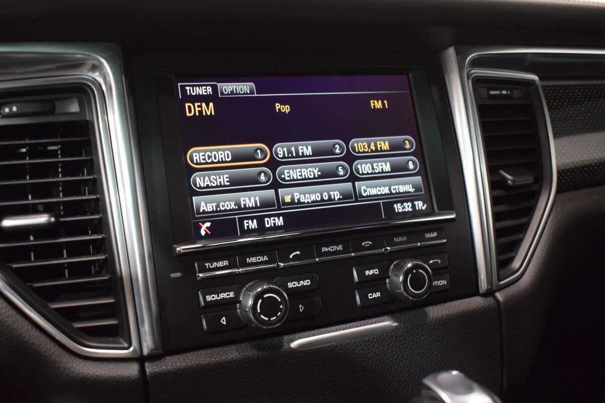 Porsche Macan Turbo, 2015 Фото №20