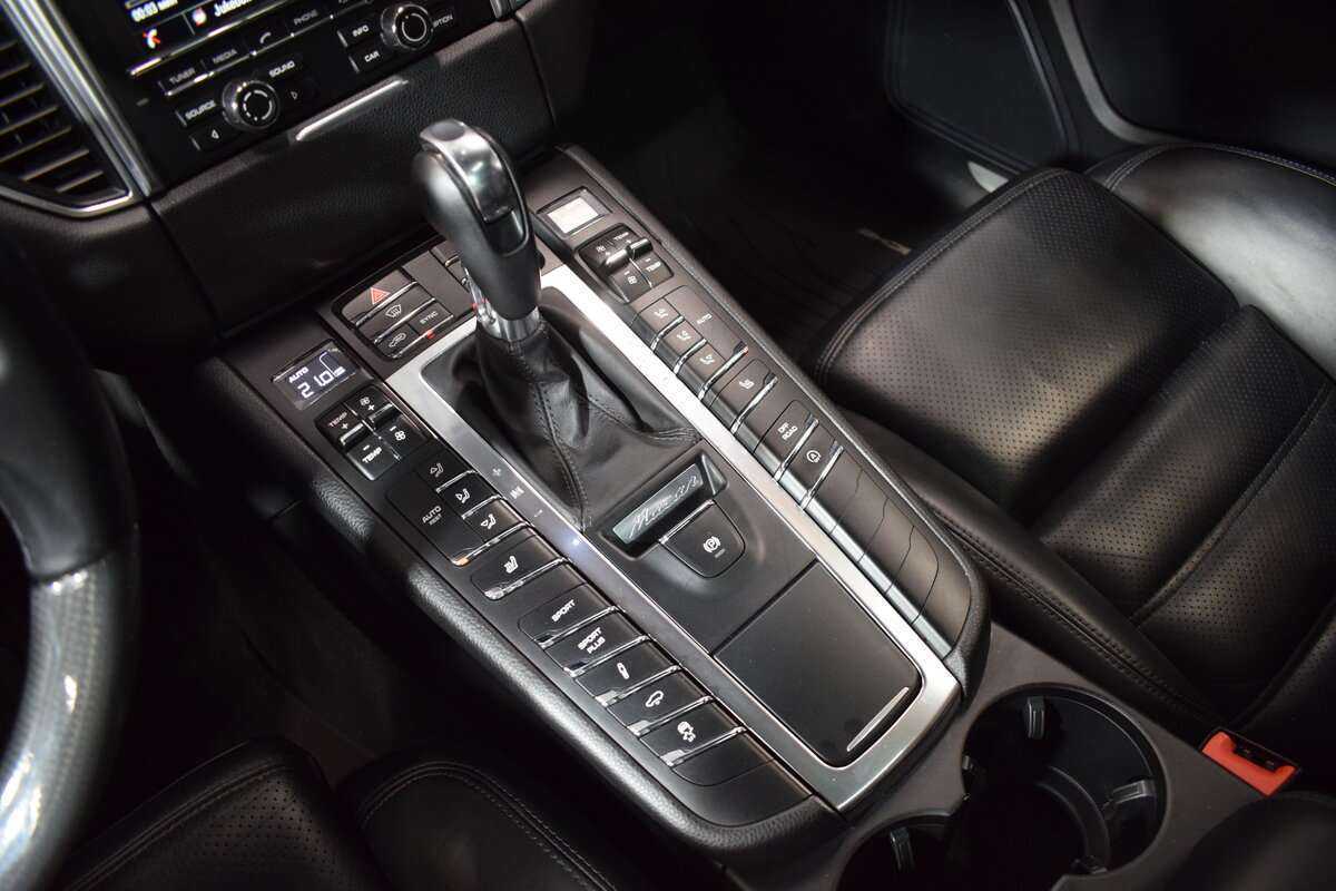 Porsche Macan Turbo, 2015 Фото №21