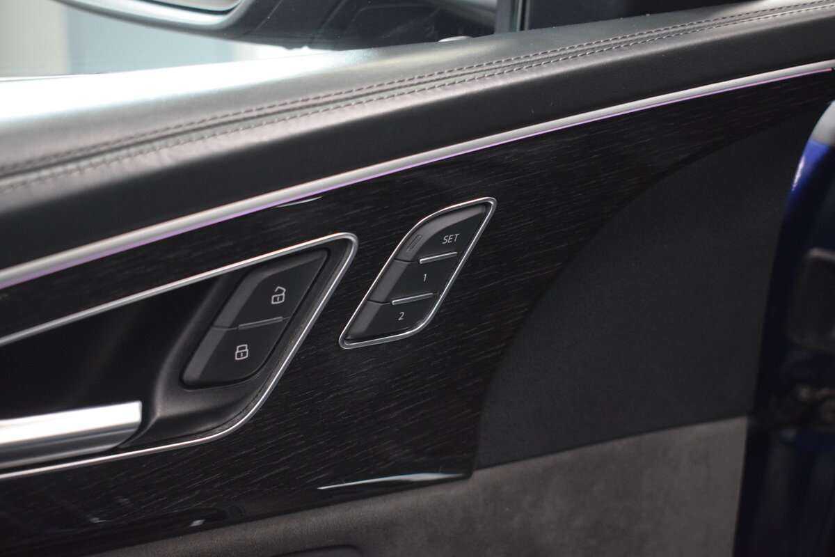 Audi Q8 55 TFSI, 2019 Фото №17