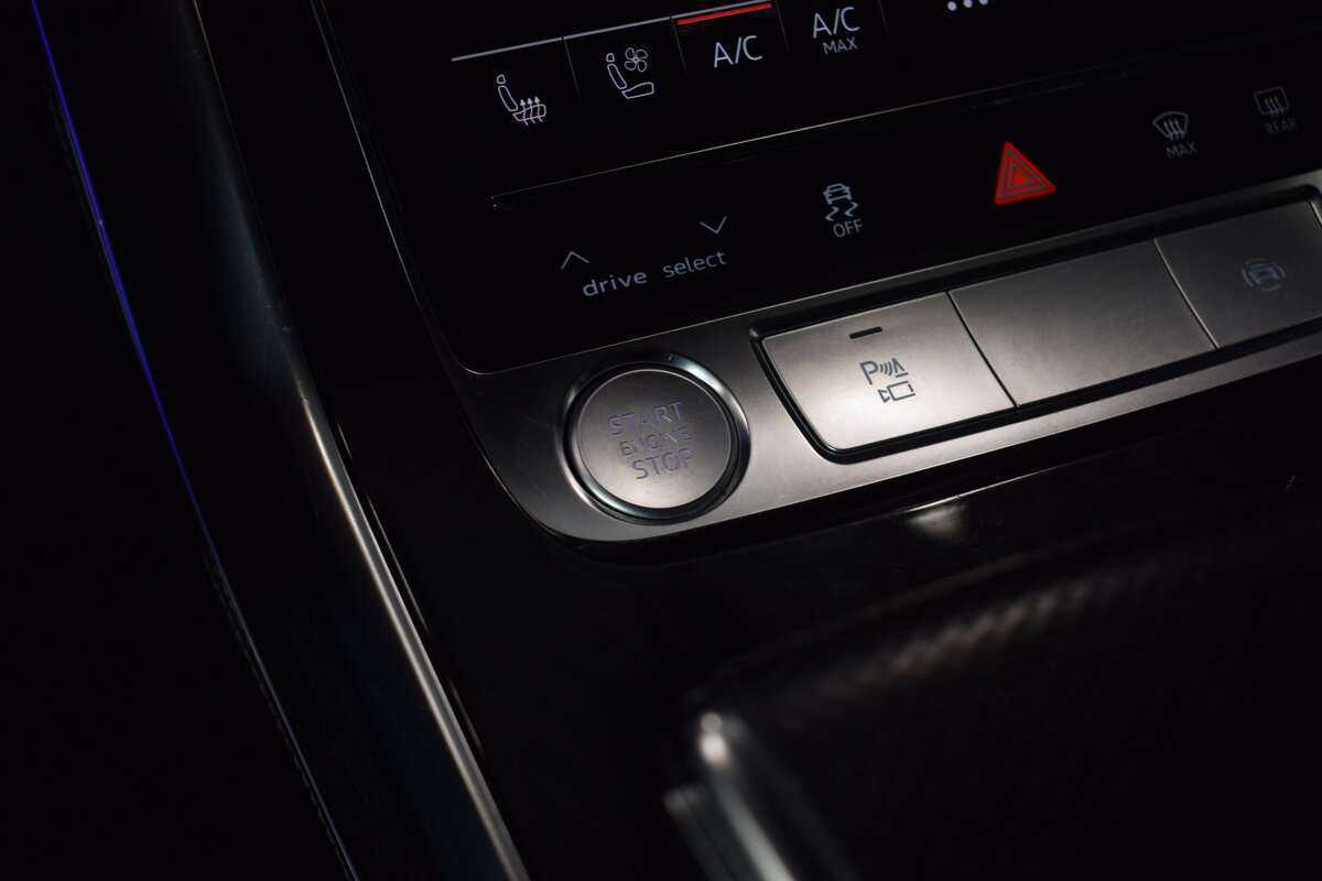 Audi Q8 55 TFSI, 2019 Фото №29