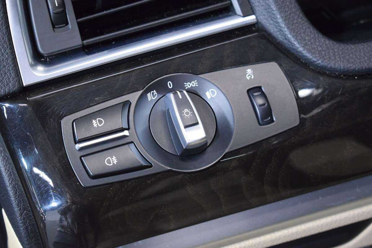 BMW 5 серии Gran Turismo 535d xDrive, 2011 Фото №13