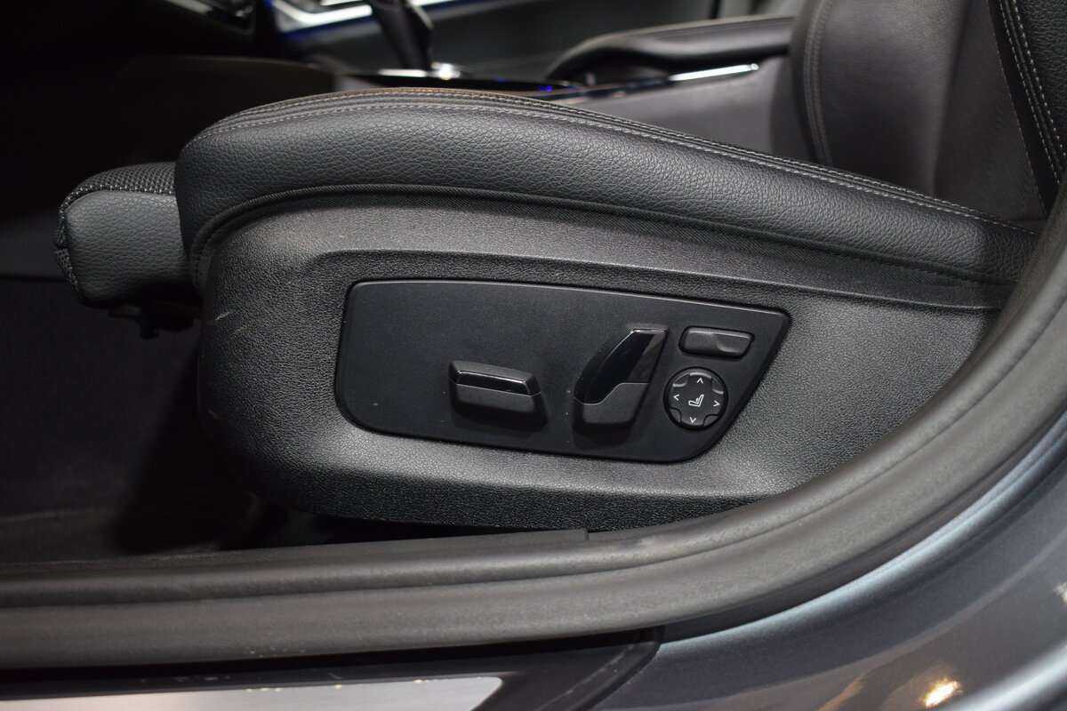 BMW 5 серии 520d xDrive, 2019 Фото №15