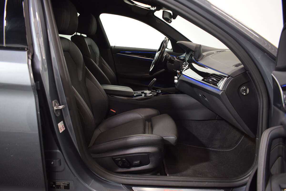 BMW 5 серии 520d xDrive, 2019 Фото №19