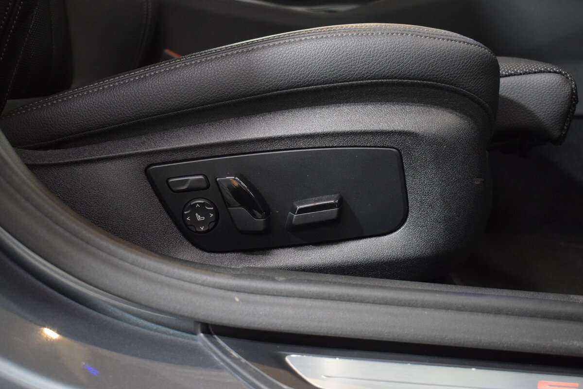 BMW 5 серии 520d xDrive, 2019 Фото №20