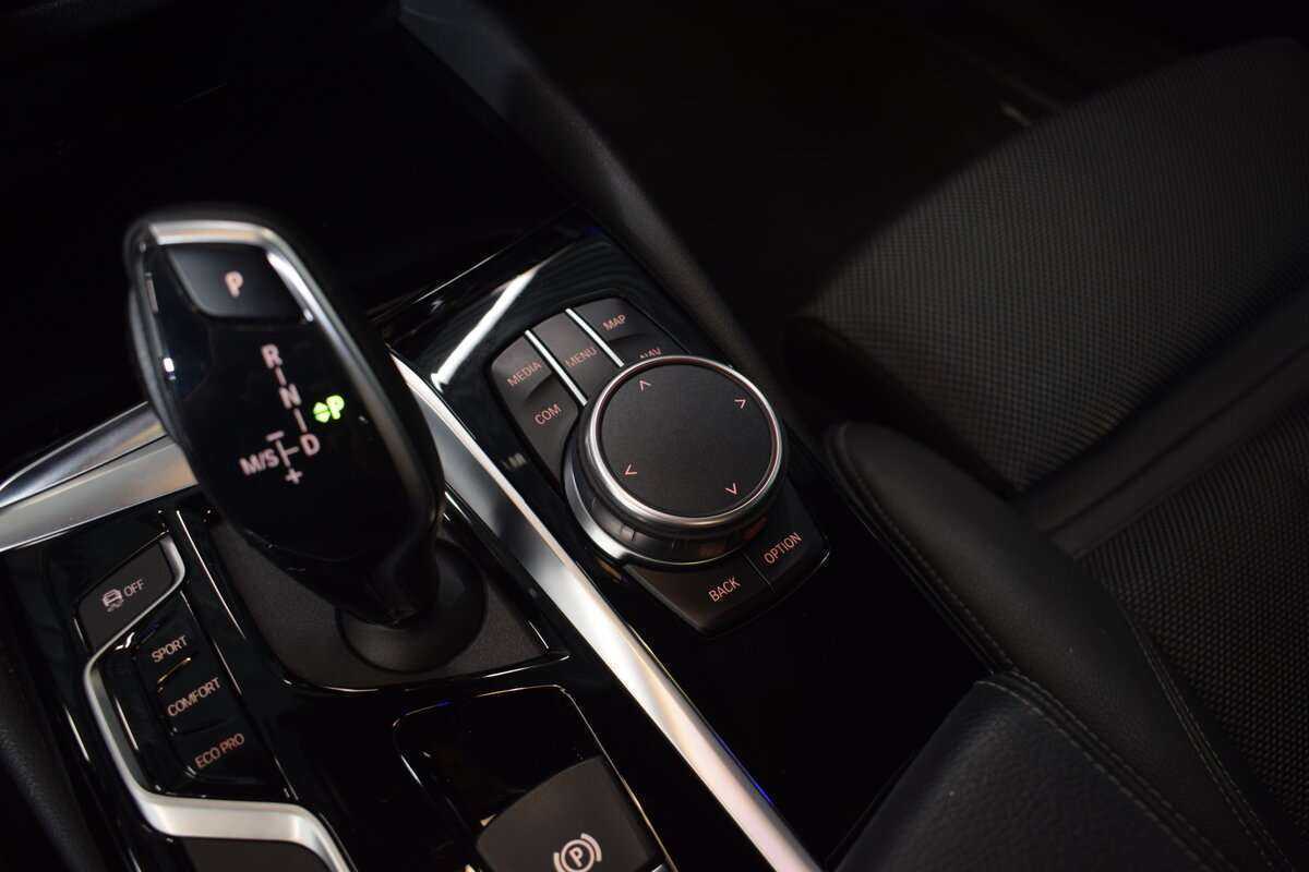 BMW 5 серии 520d xDrive, 2019 Фото №30