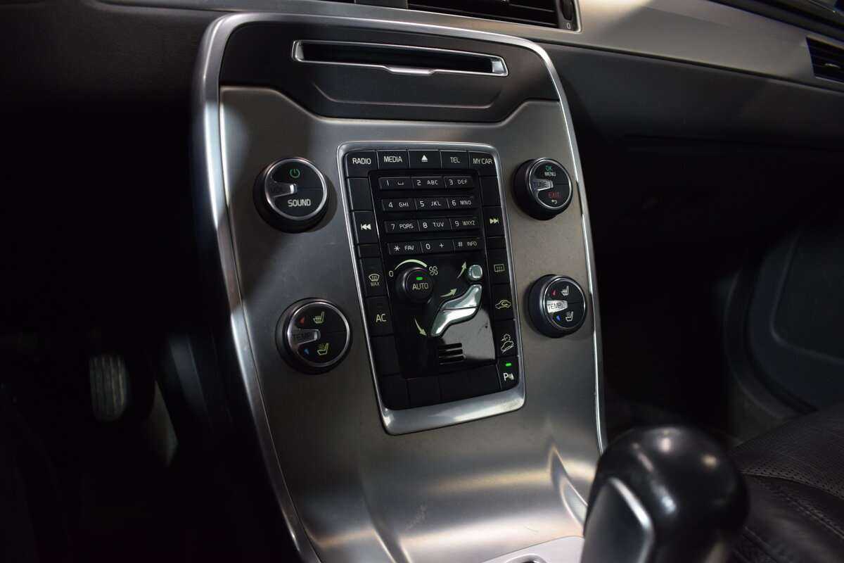 Volvo XC70, 2012 Фото №24