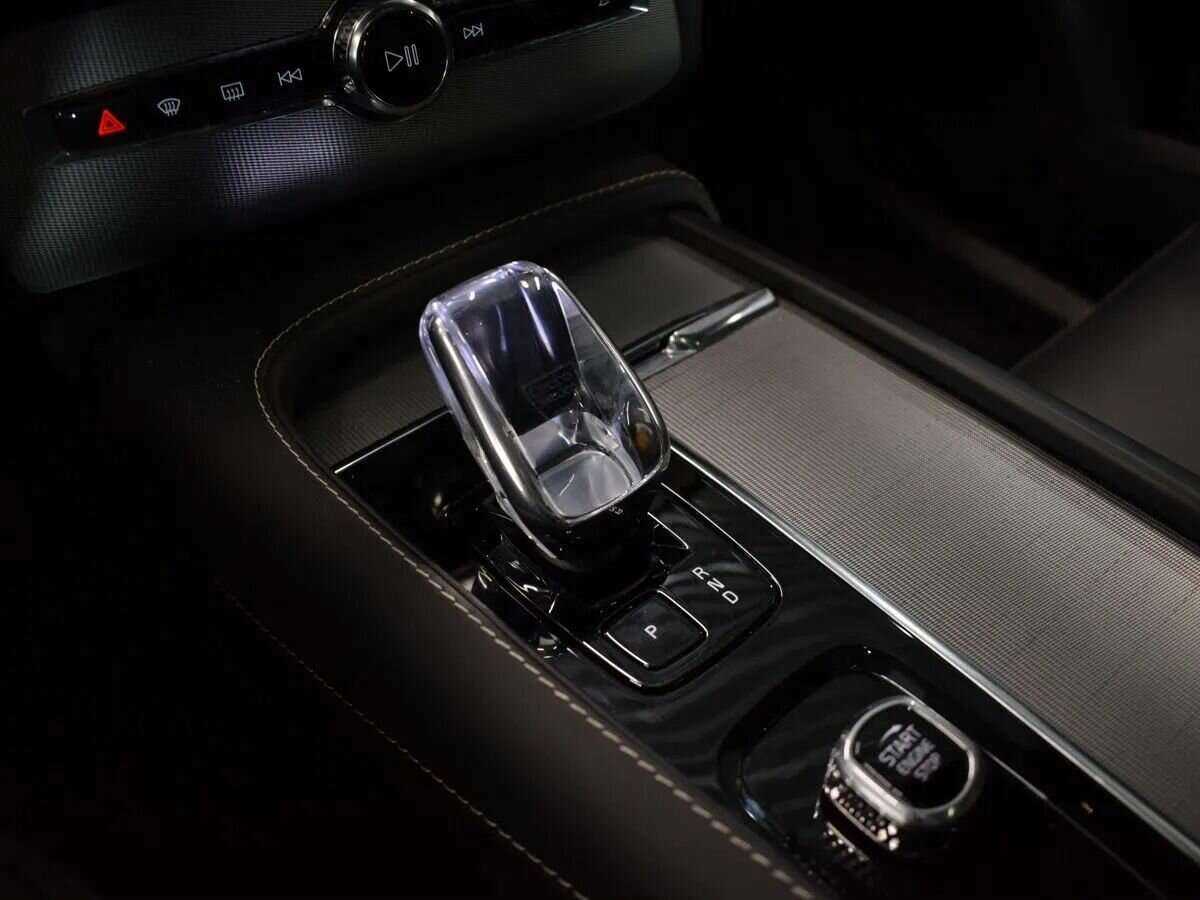 Volvo XC90, 2023 Фото №16