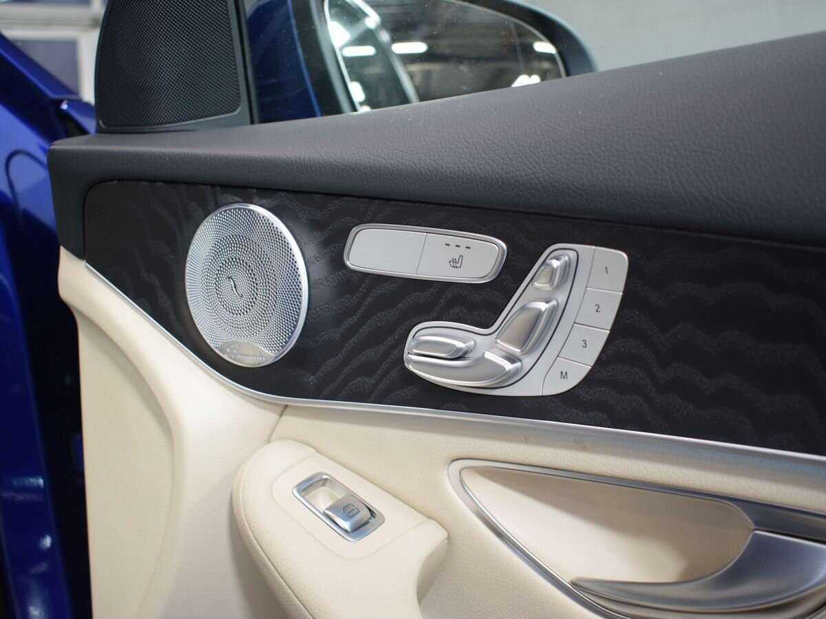 Mercedes-Benz GLC Coupe 300, 2019 Фото №12