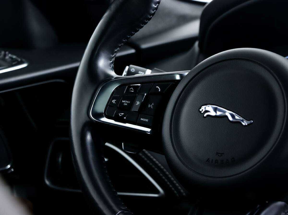Jaguar F-Pace, 2017 Фото №14
