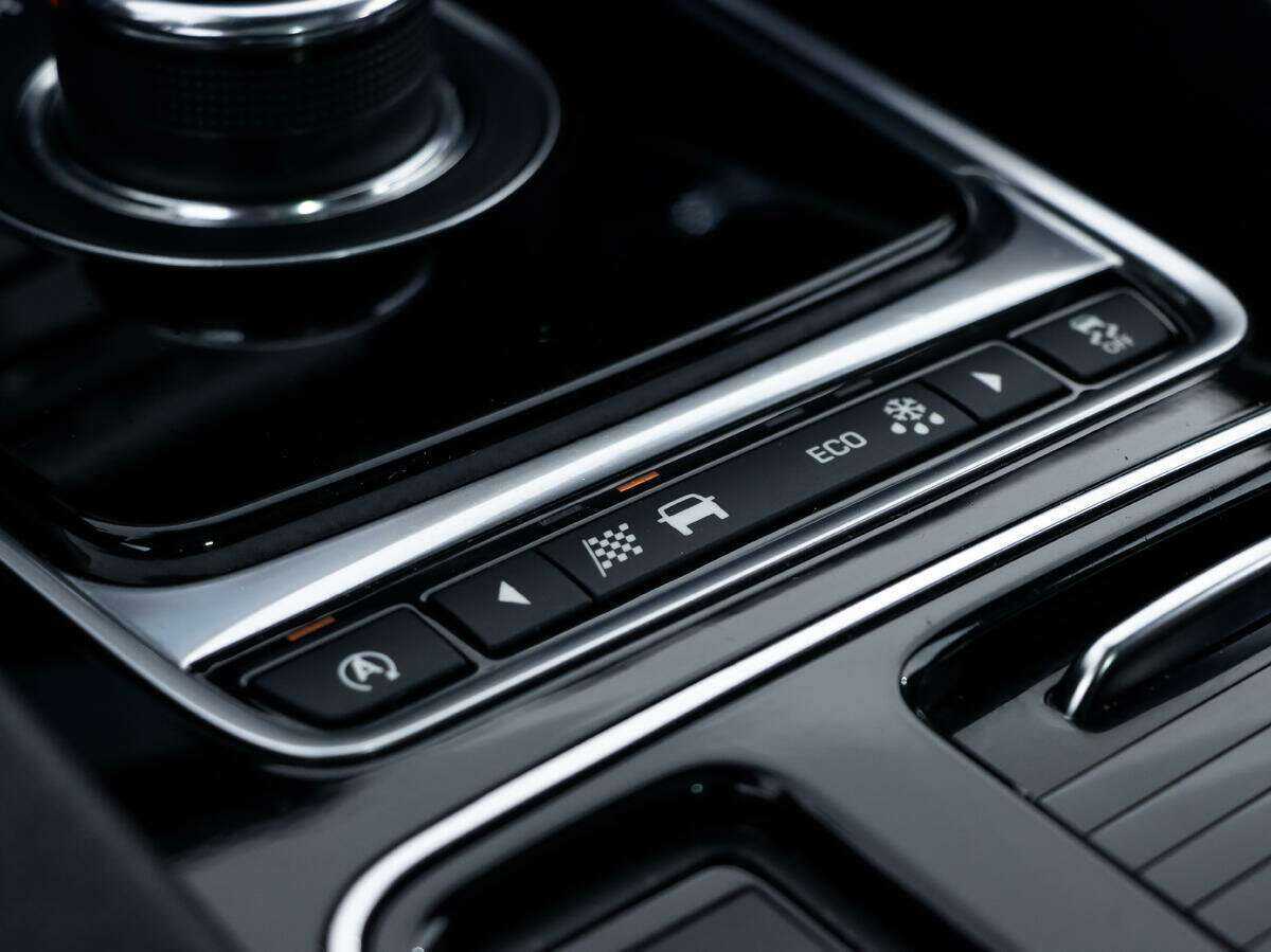 Jaguar F-Pace, 2017 Фото №19