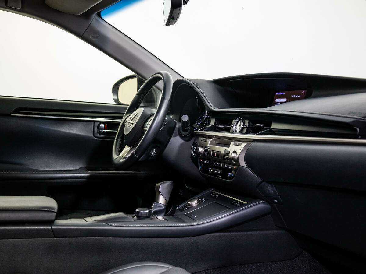 Lexus ES 200, 2018 Фото №16