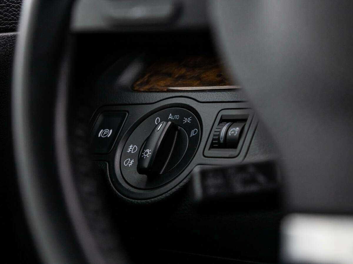 Volkswagen Passat, 2010 Фото №16