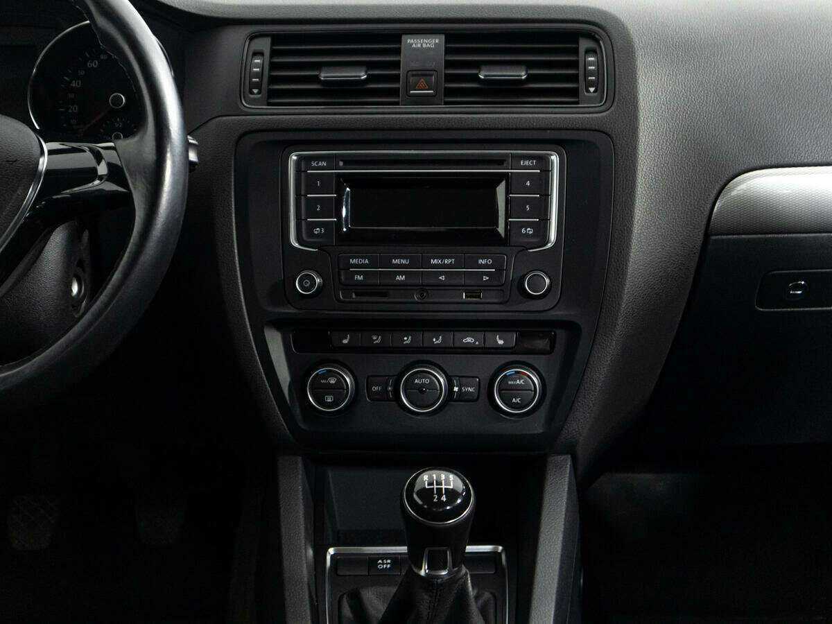Volkswagen Jetta, 2015 Фото №14