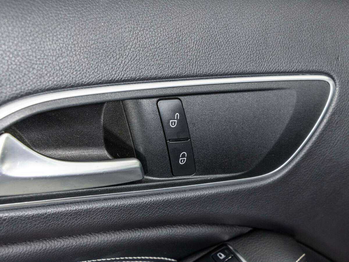 Mercedes-Benz GLA 250, 2015 Фото №19