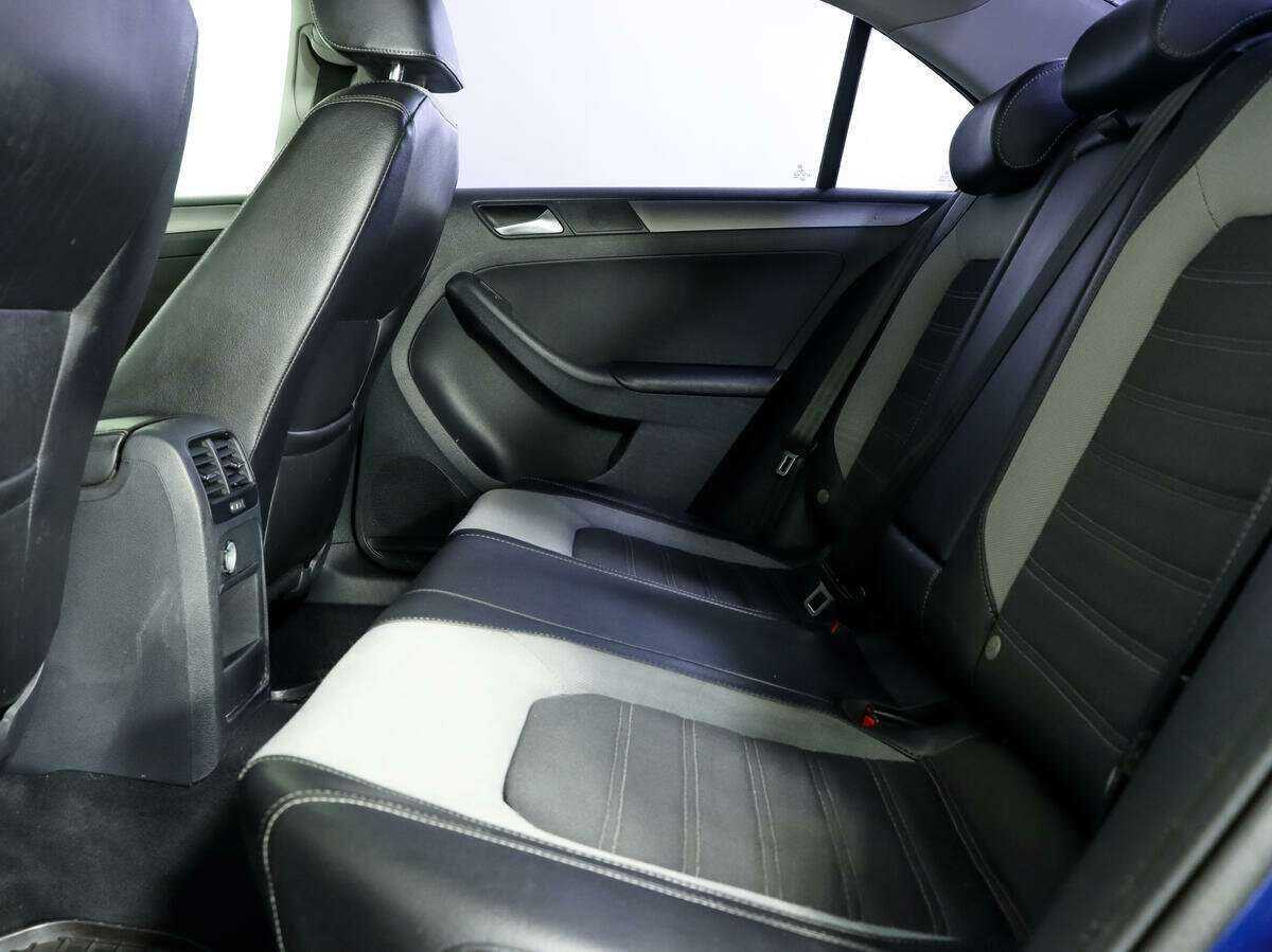 Volkswagen Jetta, 2011 Фото №11