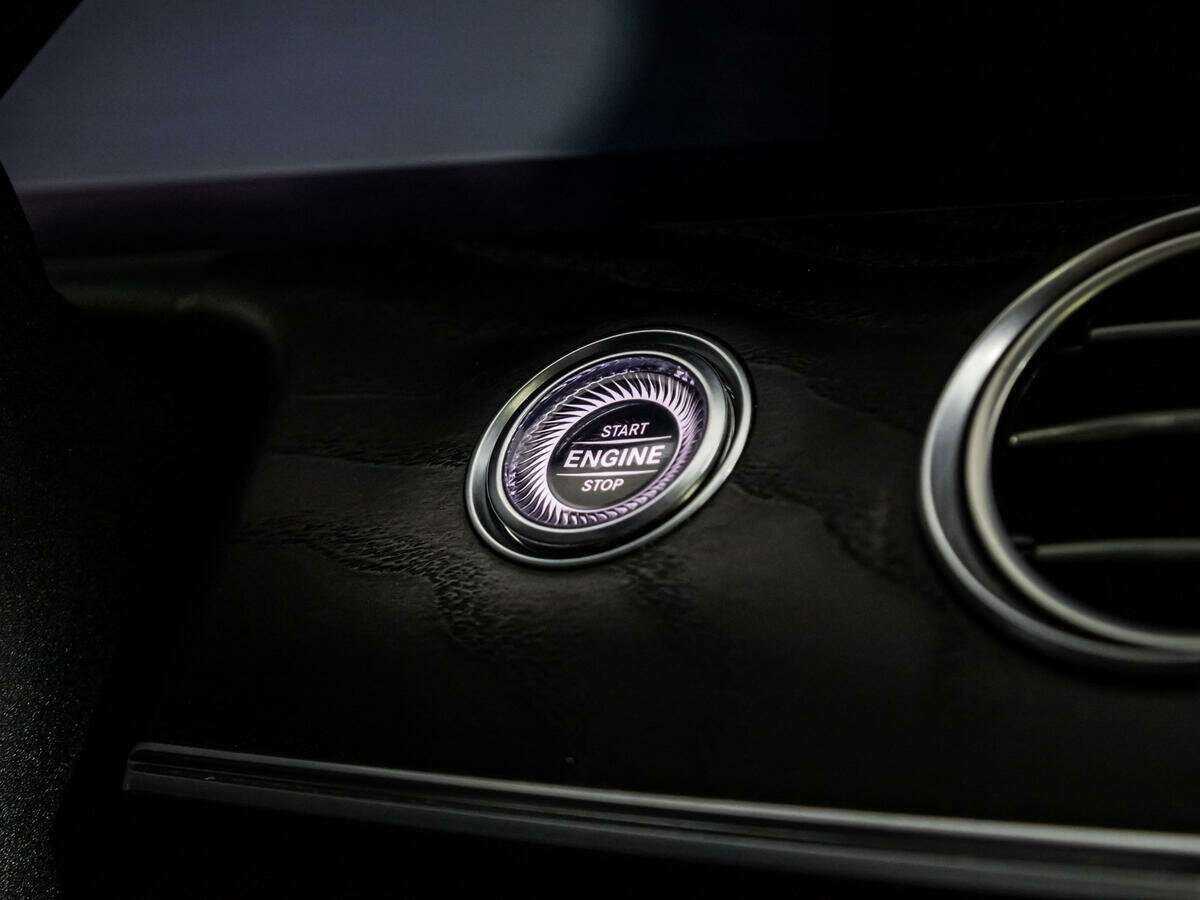 Mercedes-Benz E-Класс 200, 2019 Фото №15