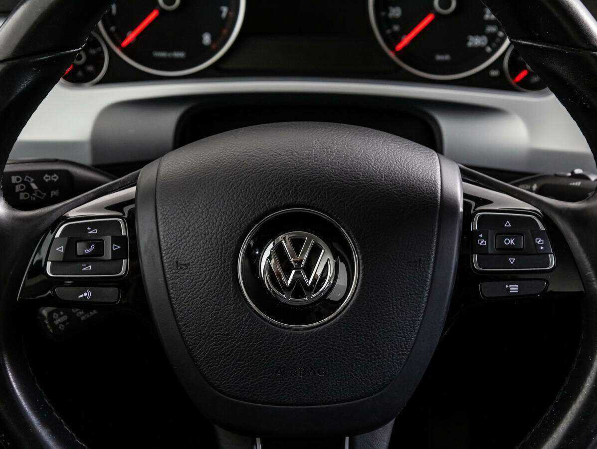 Volkswagen Touareg, 2017 Фото №12