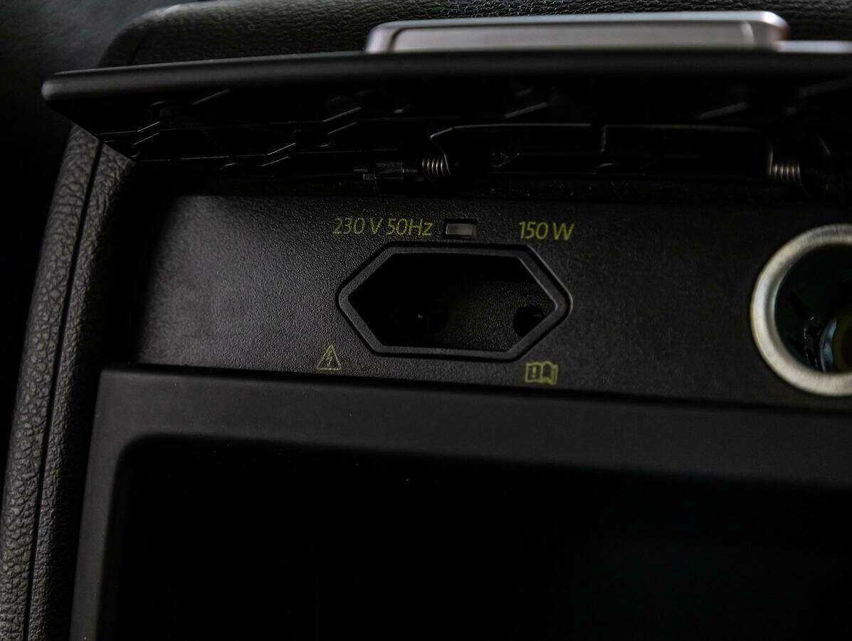 Volkswagen Touareg, 2017 Фото №27