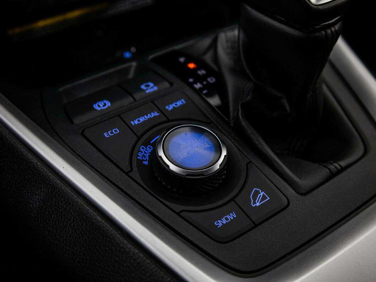 Toyota RAV4, 2022 Фото №16