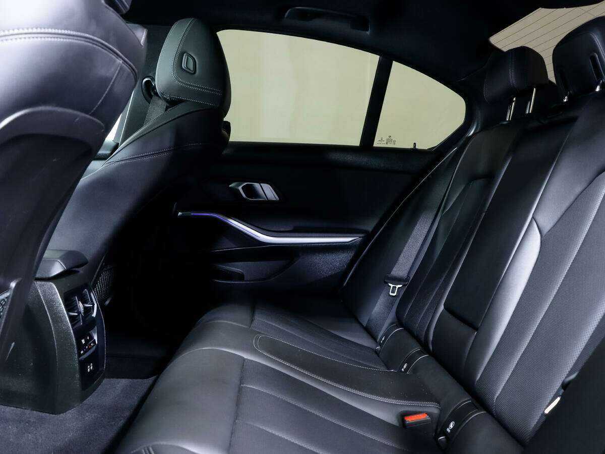 BMW 3 серии 330i, 2022 Фото №11
