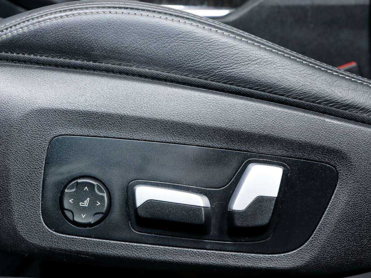 BMW 3 серии 330i, 2022 Фото №13