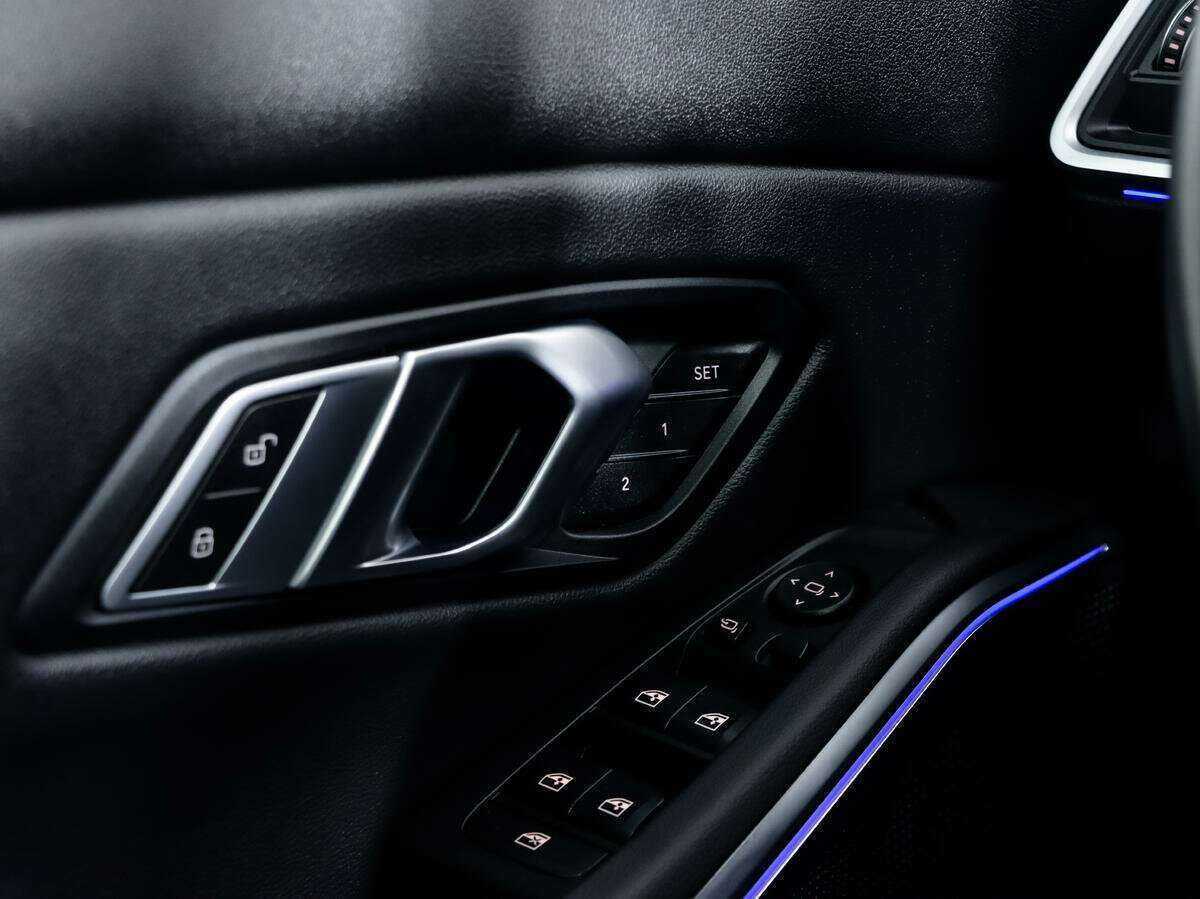 BMW 3 серии 330i, 2022 Фото №19