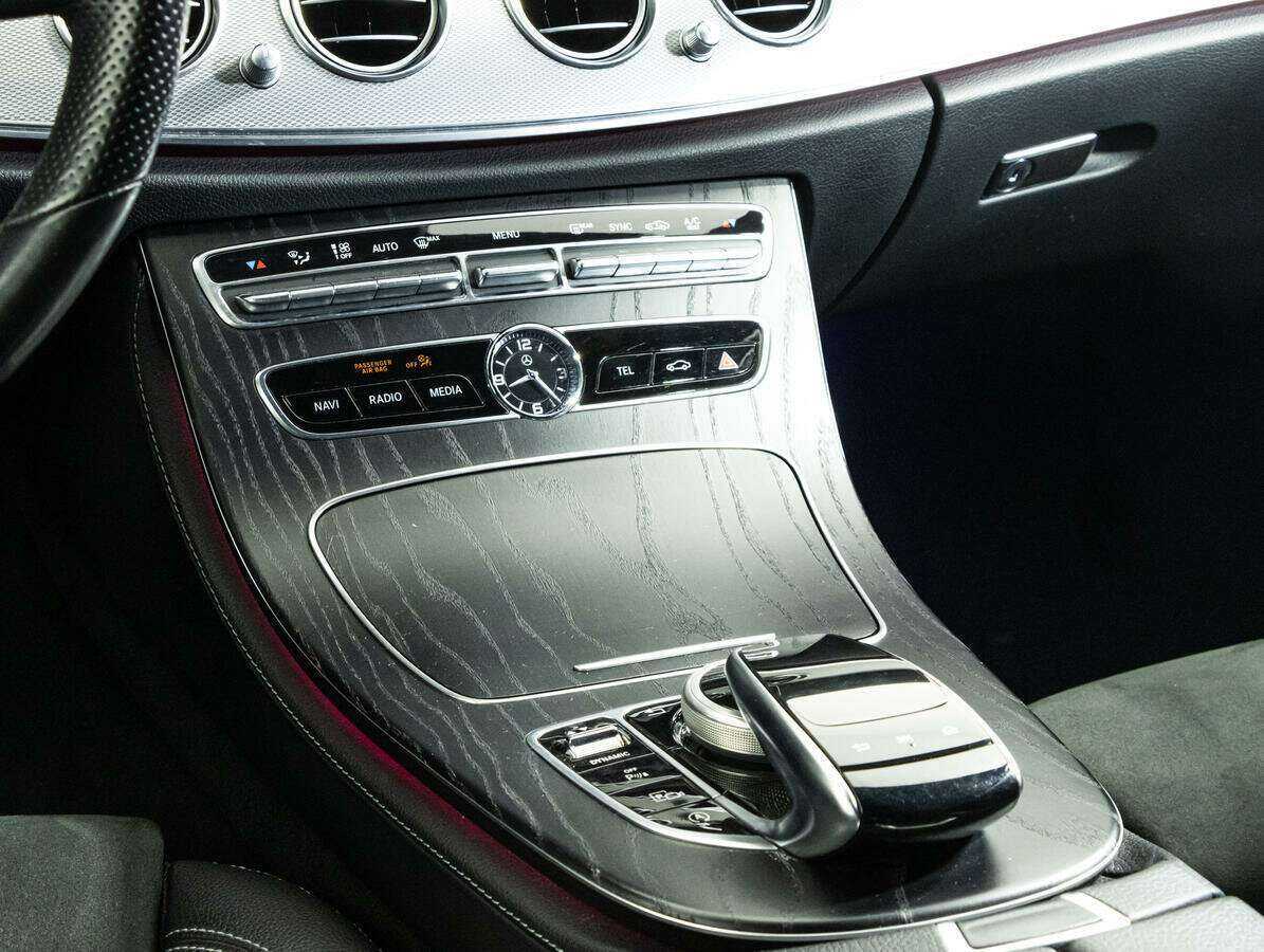 Mercedes-Benz E-Класс 300 d, 2019 Фото №12