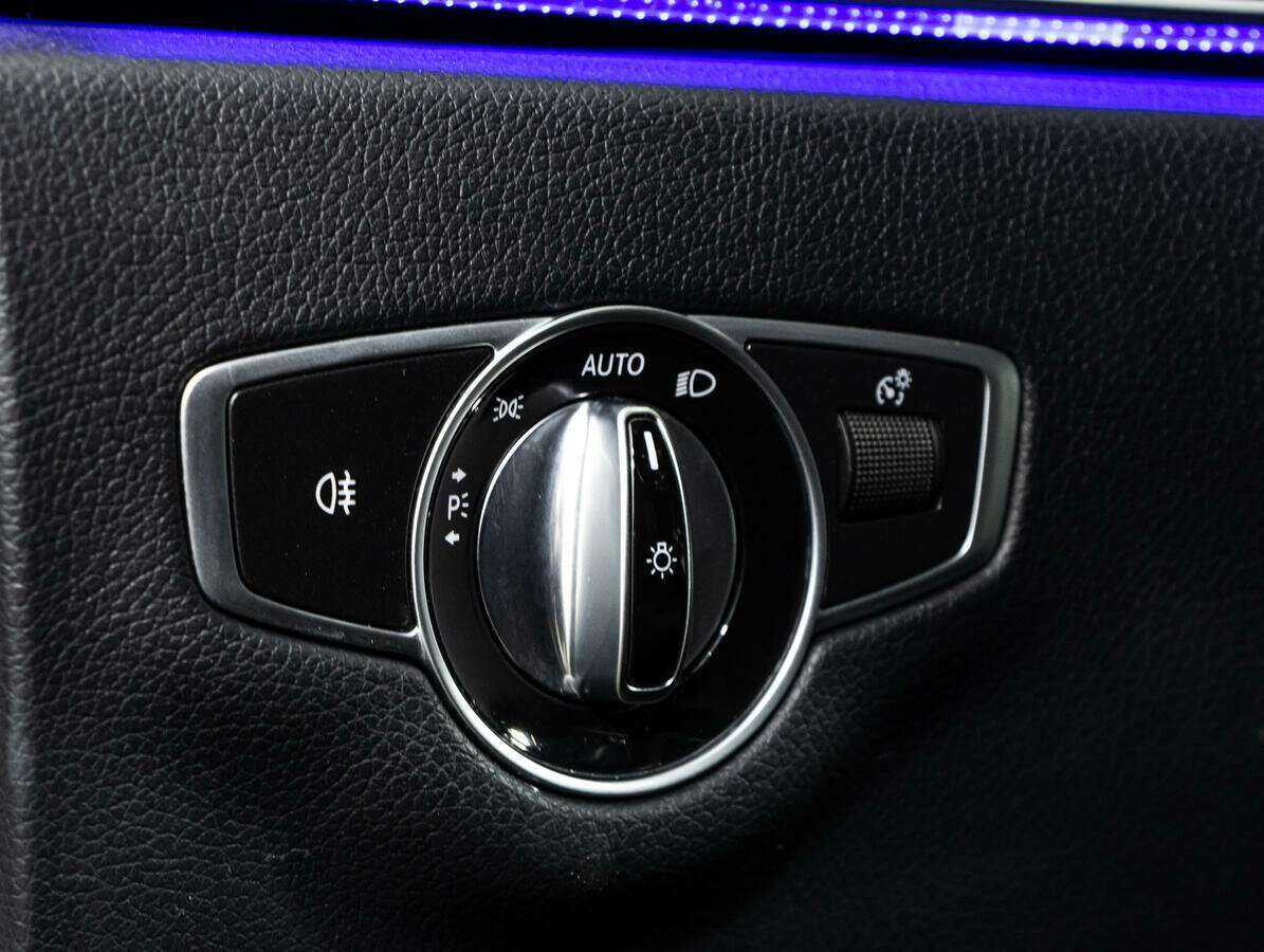 Mercedes-Benz E-Класс 300 d, 2019 Фото №15