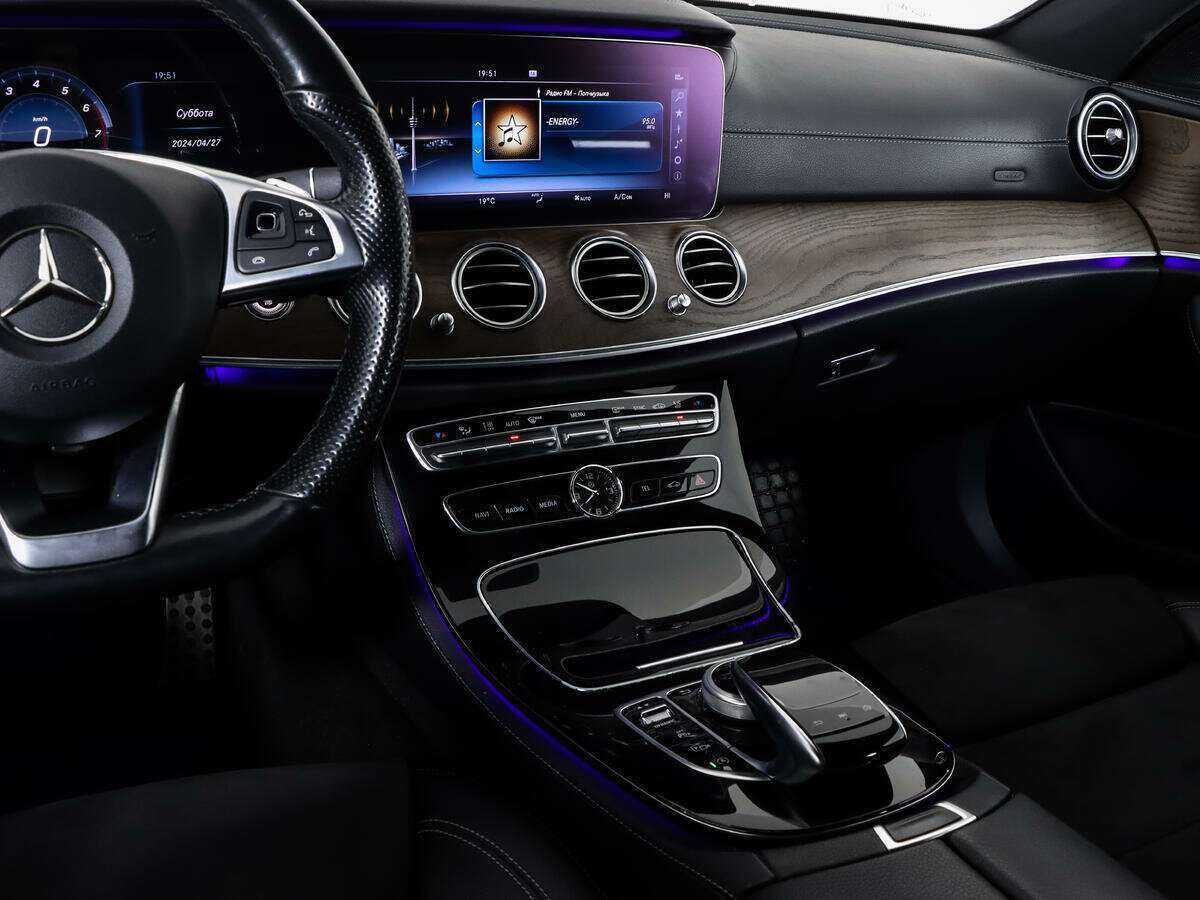 Mercedes-Benz E-Класс 300, 2017 Фото №15
