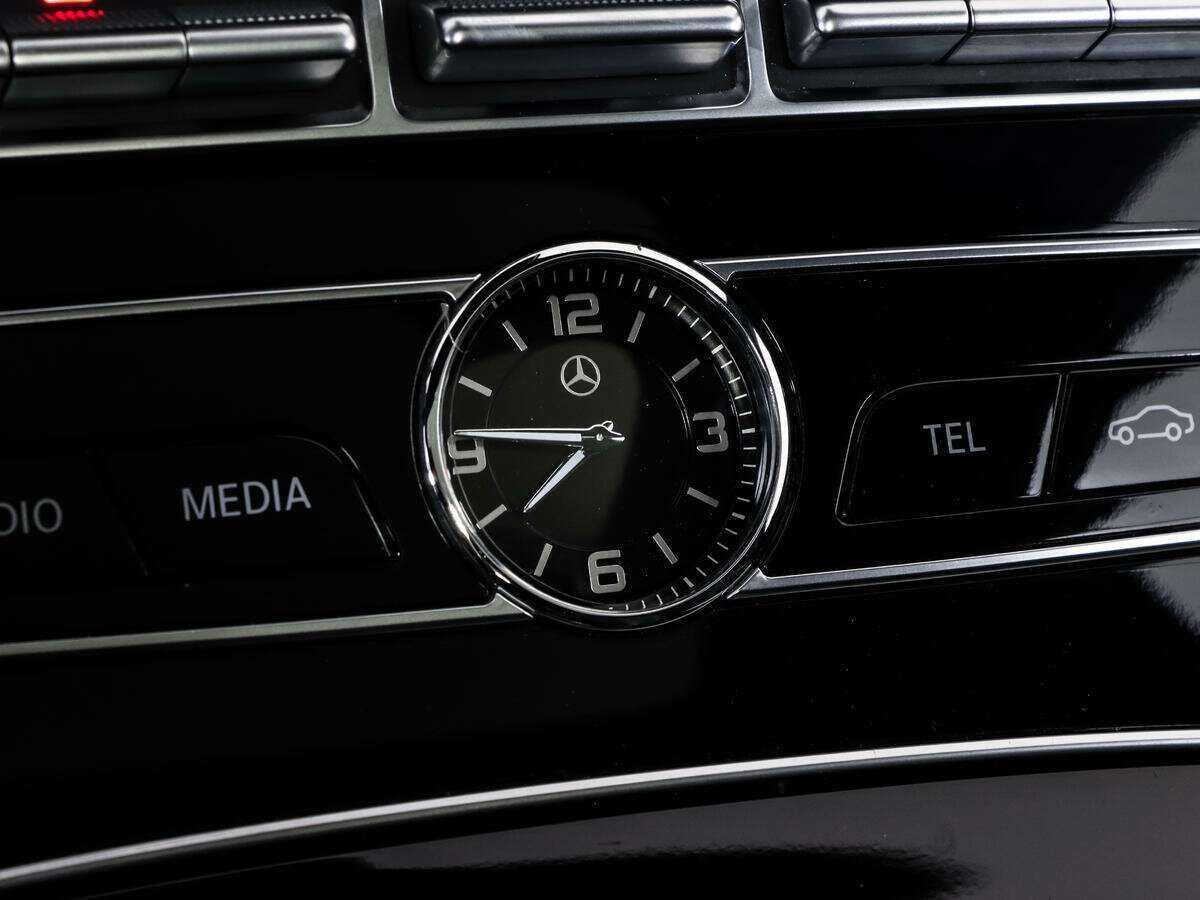 Mercedes-Benz E-Класс 300, 2017 Фото №19
