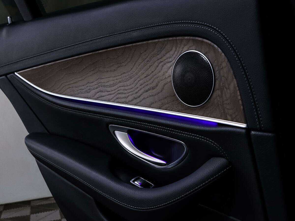 Mercedes-Benz E-Класс 300, 2017 Фото №23